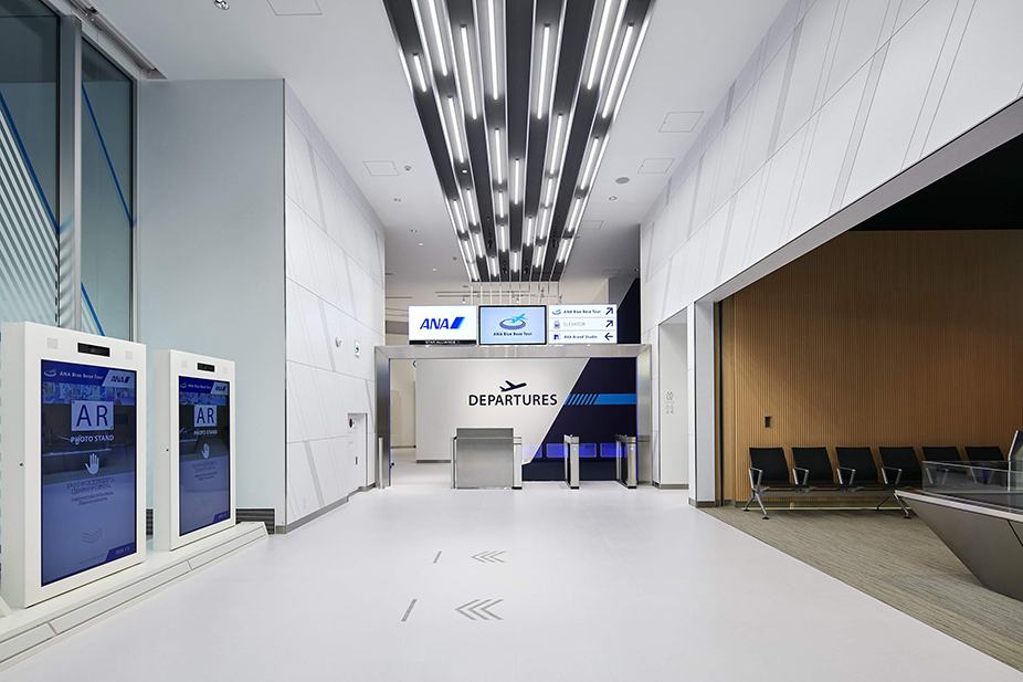 見学ツアーに「旅」という物語を。「ANA Blue Base Tour」